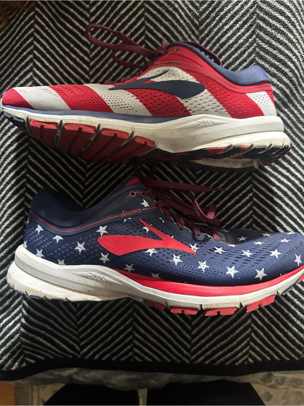 Brooks Launch 5 Navy, White & Red Star-Pattern Running Shoes